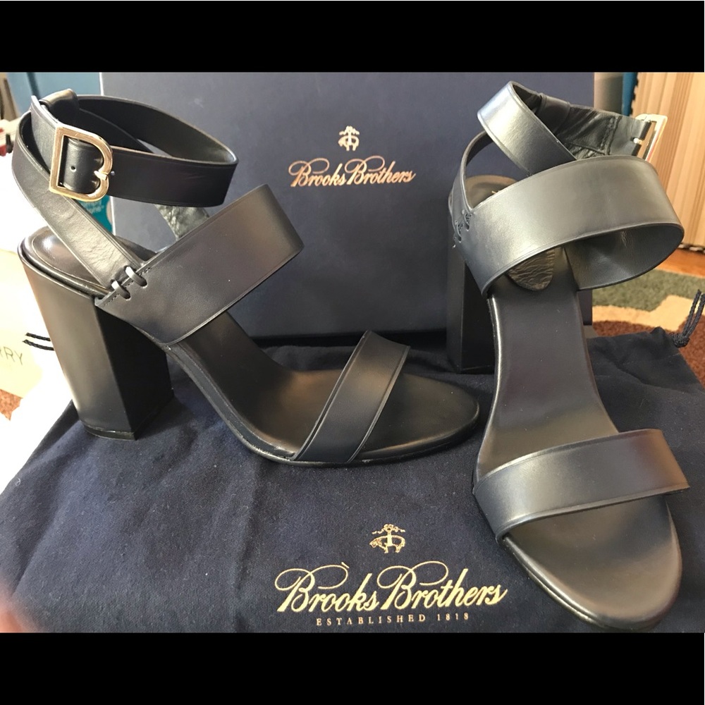 BNIB BROOKS BROTHERS HEELED SANDALS